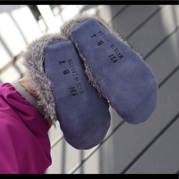 Laurentian Chief infant moccasins  - Picture 6 of 8